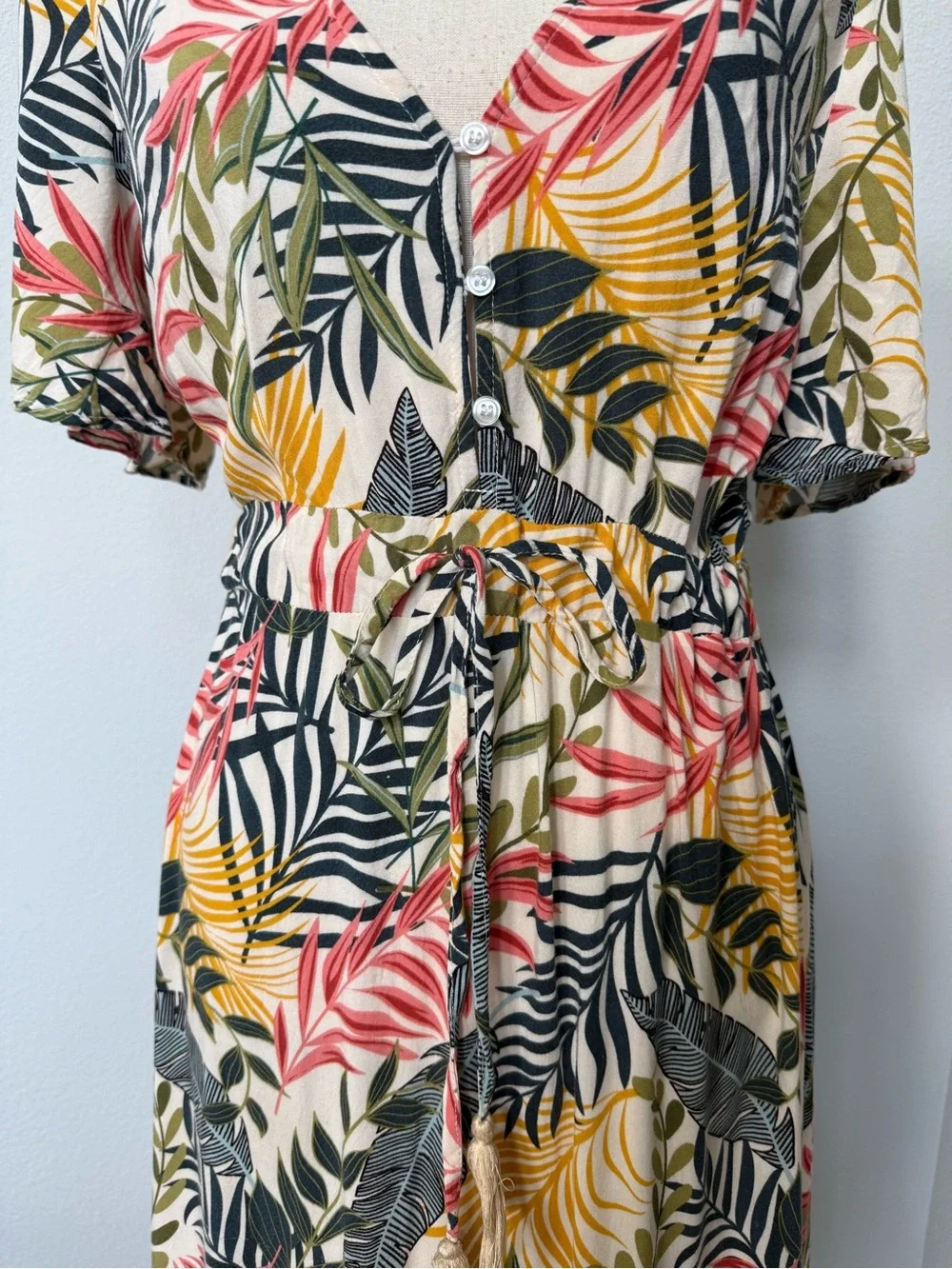 Sunday Mi Amor Tropical V-Neck Maxi Dress - Picture 3 of 13